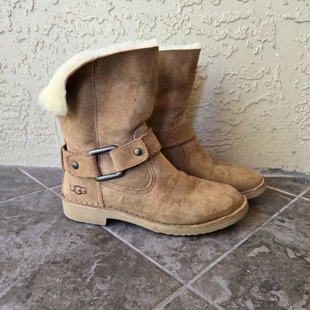Ugg Cedric Buckle Western Boots Booties Chestnut Suede Size 6.5